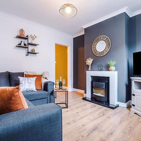 Stylish City-Centre Home: Chester Comfort for 6 Exterior photo