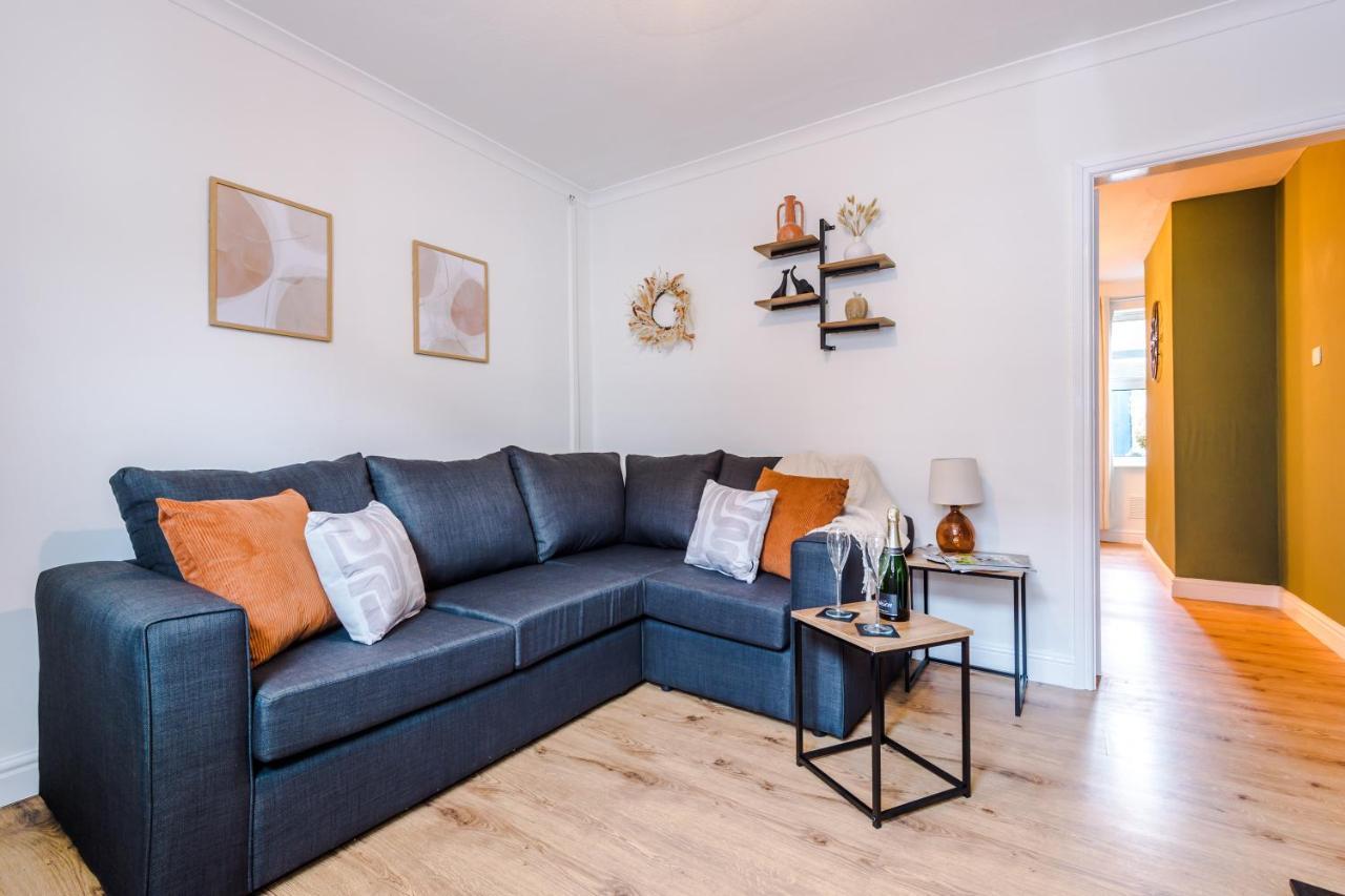 Stylish City-Centre Home: Chester Comfort for 6 Exterior photo