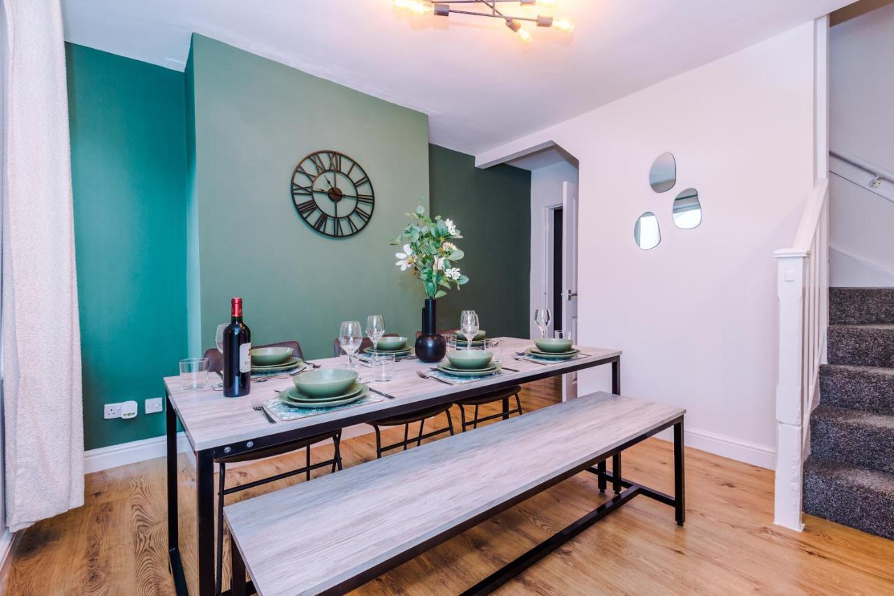 Stylish City-Centre Home: Chester Comfort for 6 Exterior photo