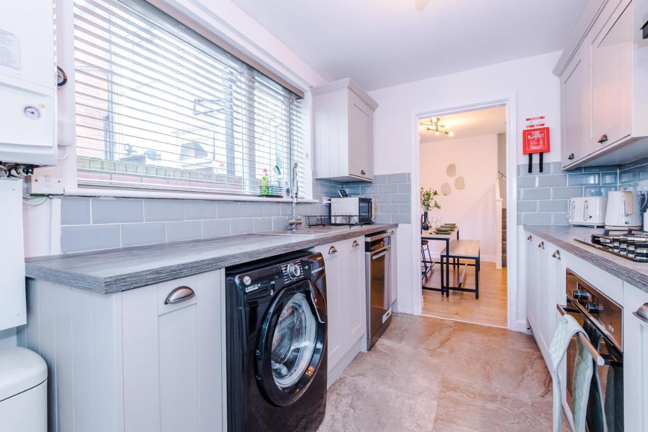 Stylish City-Centre Home: Chester Comfort for 6 Exterior photo