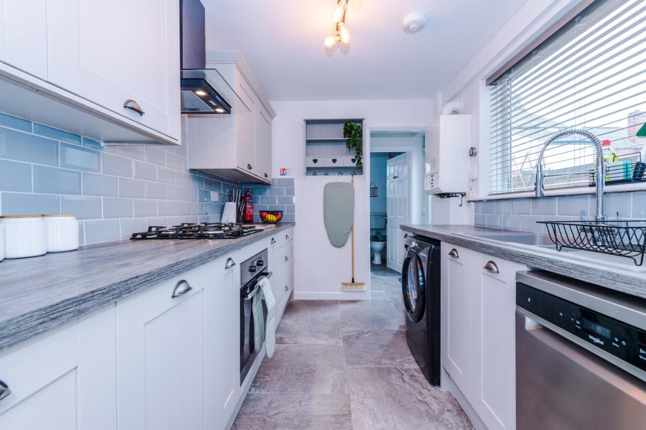 Stylish City-Centre Home: Chester Comfort for 6 Exterior photo