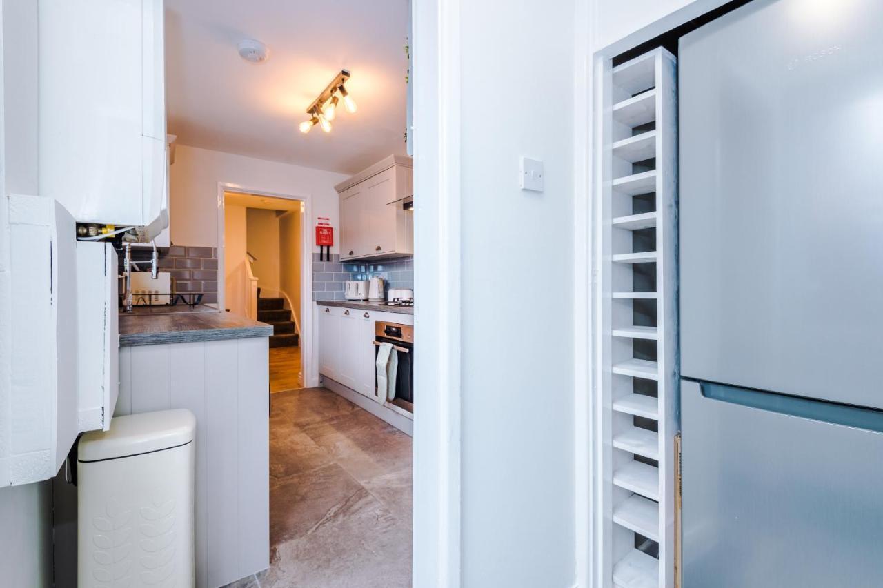 Stylish City-Centre Home: Chester Comfort for 6 Exterior photo