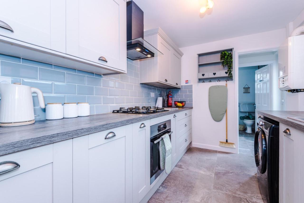 Stylish City-Centre Home: Chester Comfort for 6 Exterior photo