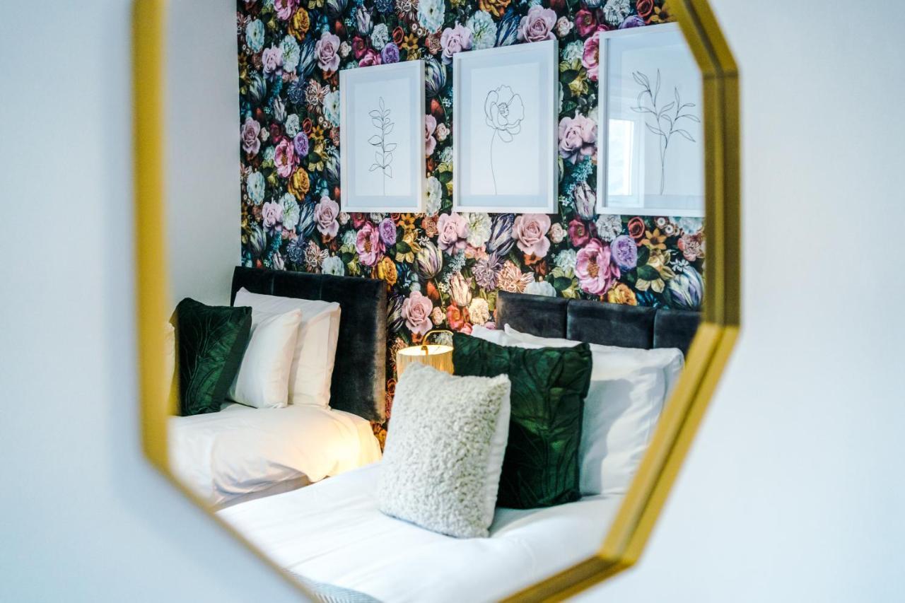 Stylish City-Centre Home: Chester Comfort for 6 Exterior photo