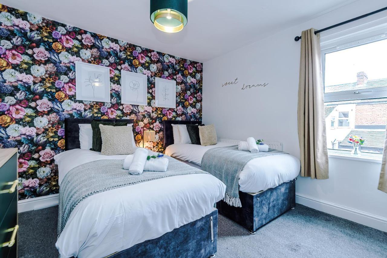 Stylish City-Centre Home: Chester Comfort for 6 Exterior photo