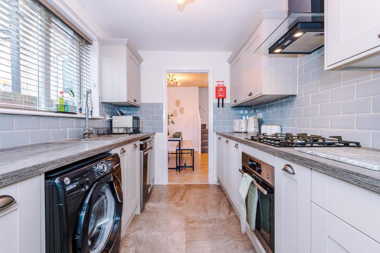 Stylish City-Centre Home: Chester Comfort for 6 Exterior photo