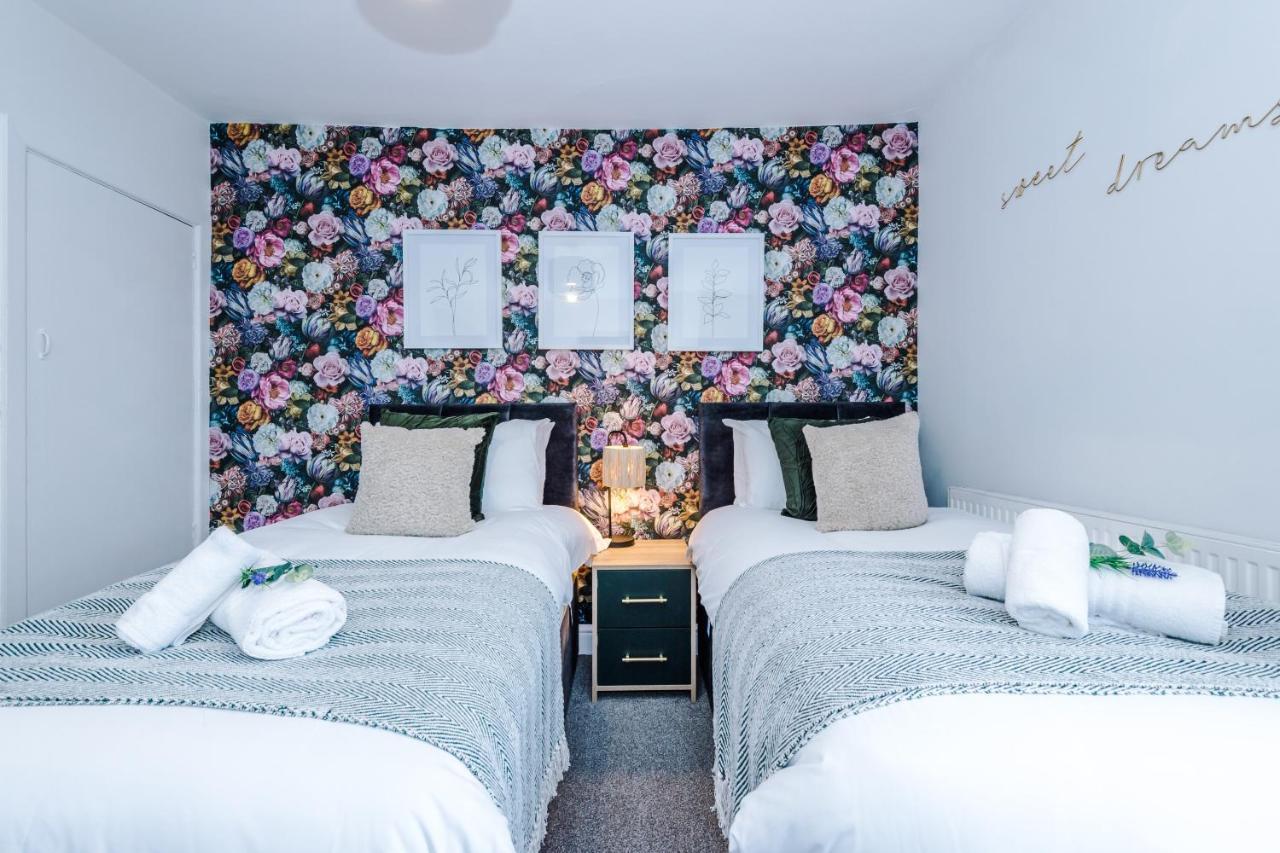 Stylish City-Centre Home: Chester Comfort for 6 Exterior photo