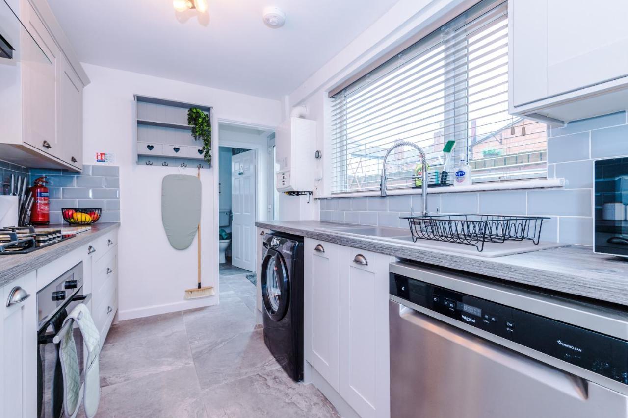 Stylish City-Centre Home: Chester Comfort for 6 Exterior photo